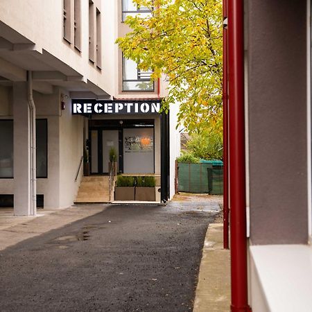 Bucharest Airport Accomodation Aparthotel Otopeni Ngoại thất bức ảnh