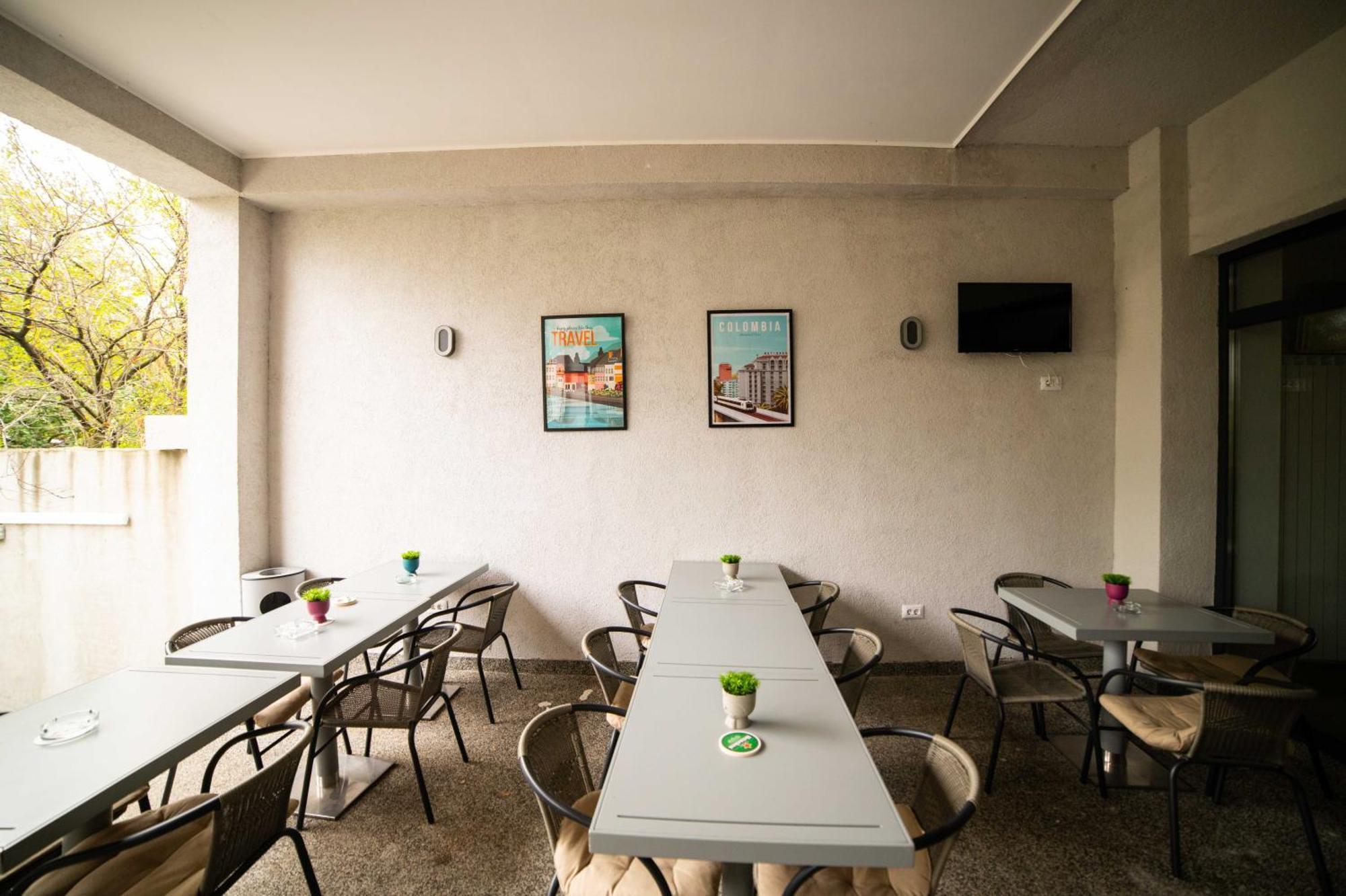 Bucharest Airport Accomodation Aparthotel Otopeni Ngoại thất bức ảnh