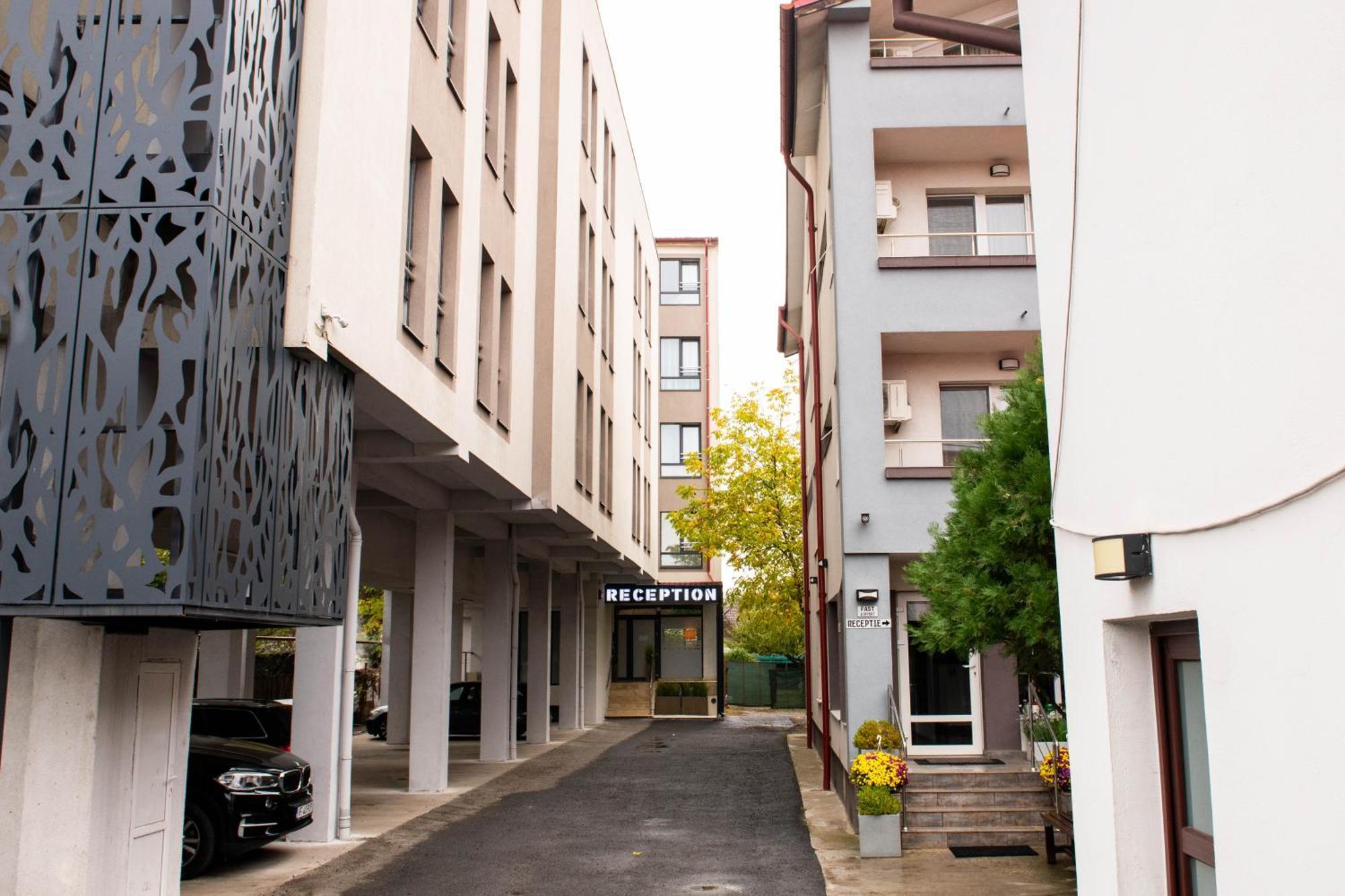 Bucharest Airport Accomodation Aparthotel Otopeni Ngoại thất bức ảnh