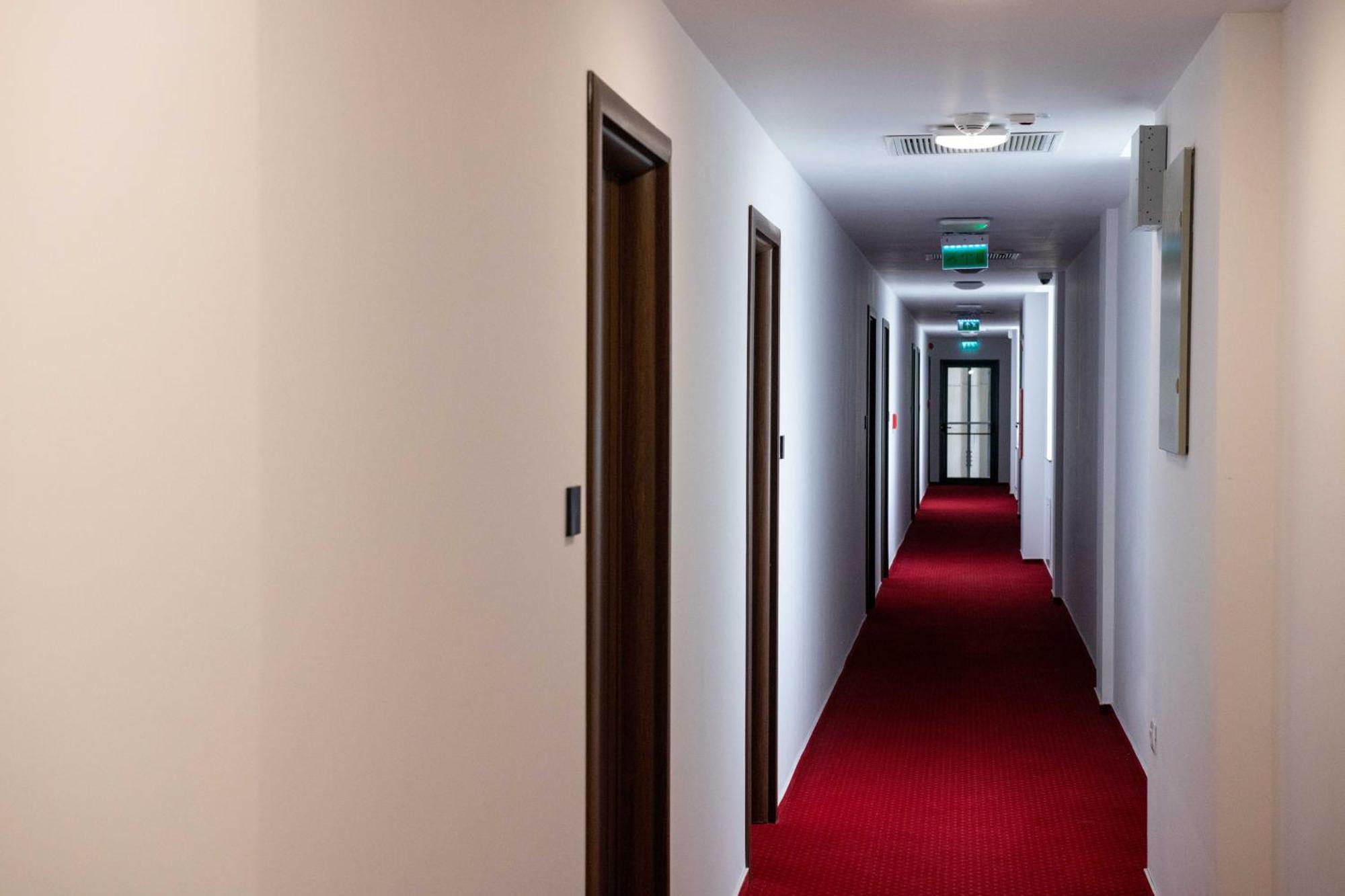 Bucharest Airport Accomodation Aparthotel Otopeni Ngoại thất bức ảnh