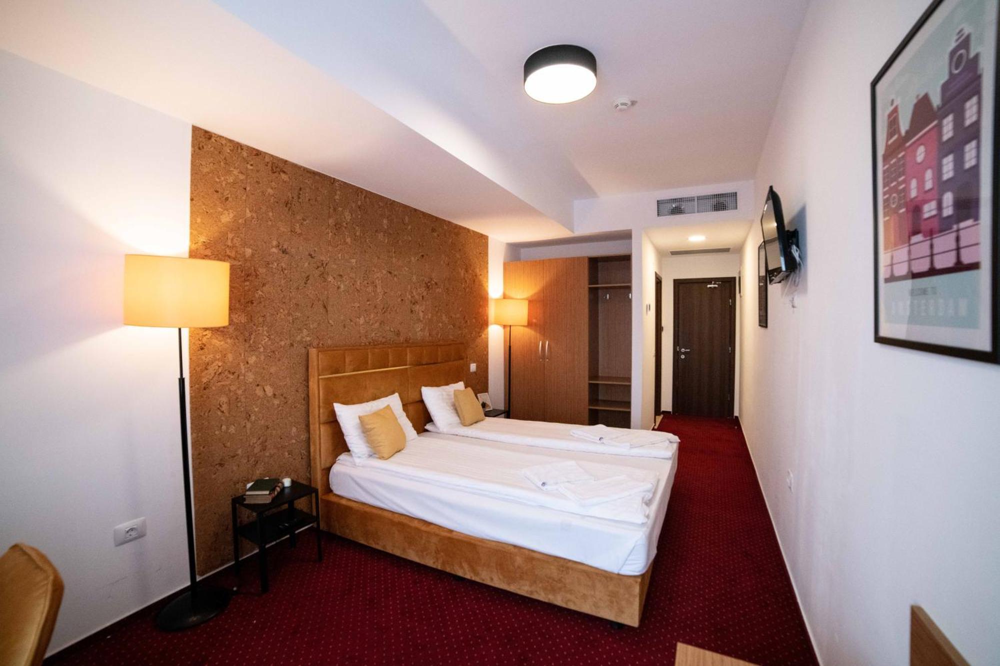 Bucharest Airport Accomodation Aparthotel Otopeni Ngoại thất bức ảnh