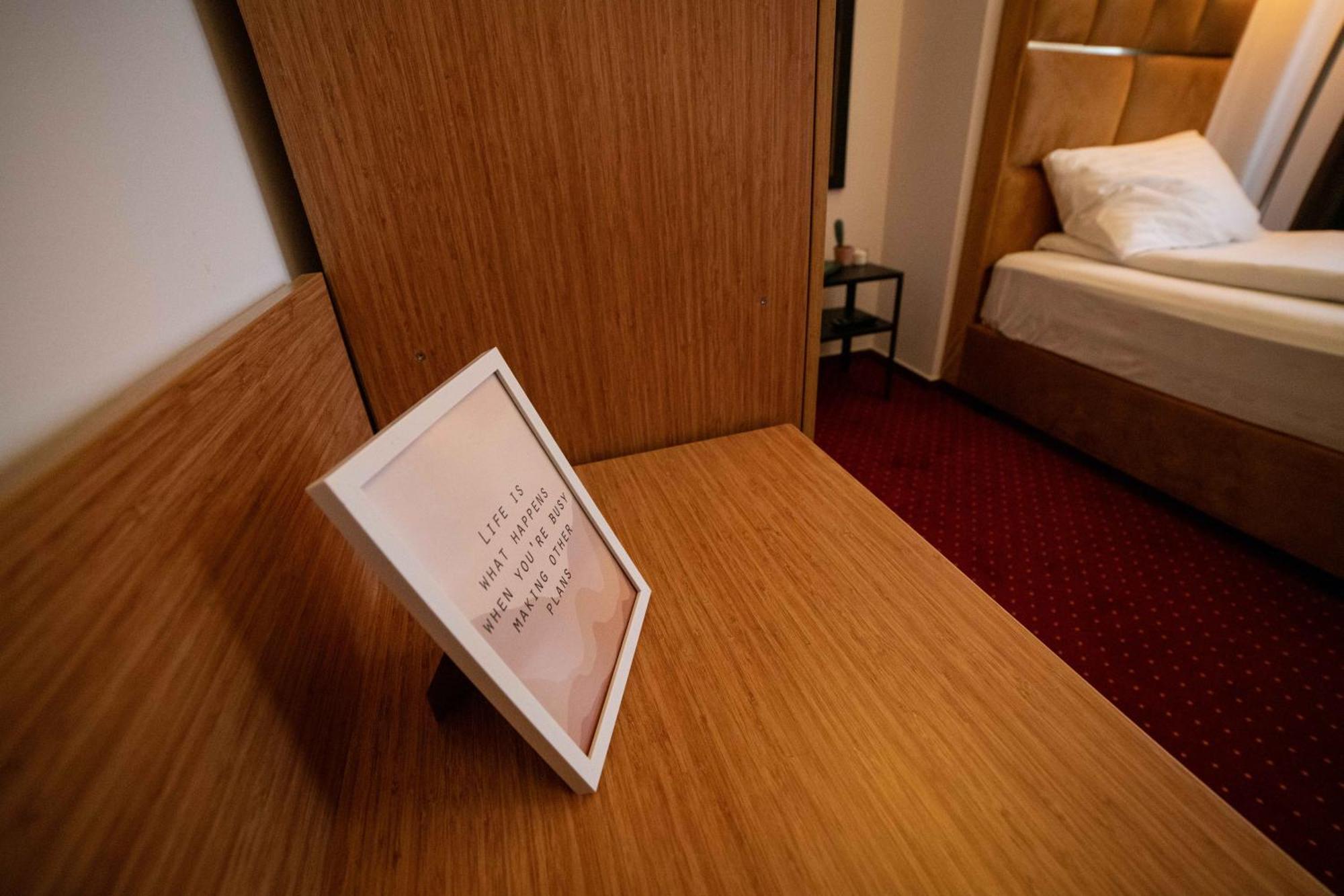 Bucharest Airport Accomodation Aparthotel Otopeni Ngoại thất bức ảnh