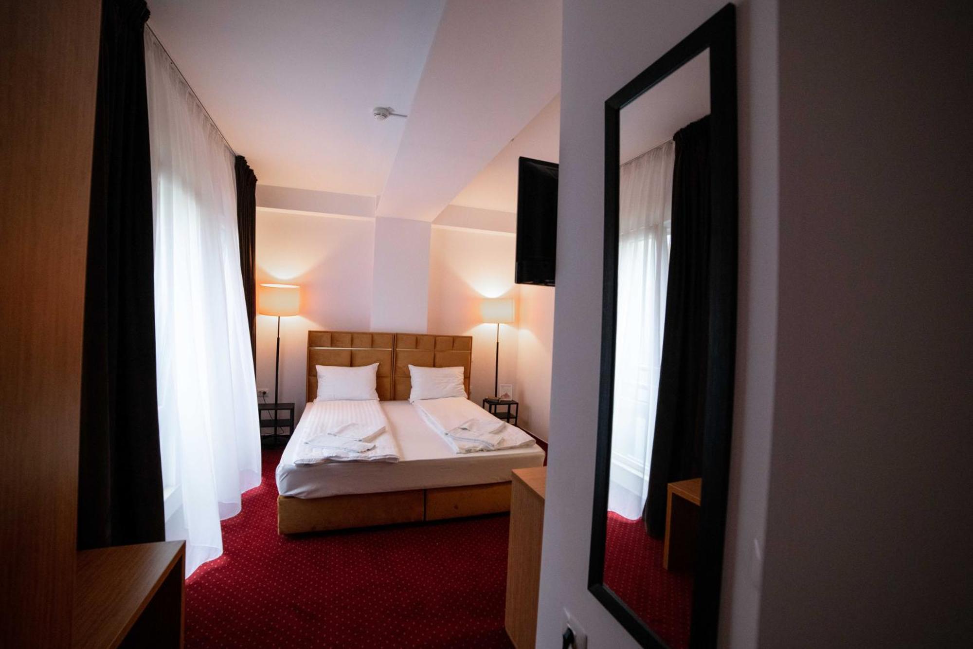 Bucharest Airport Accomodation Aparthotel Otopeni Ngoại thất bức ảnh